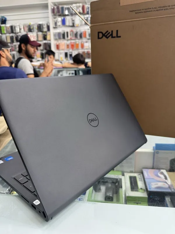 Dell core3-100U 8/512 15.6 FHD Ips 120Hz 1