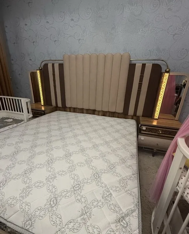 Комплект мебели для двуспальной кровати 2 Комплект мебели для двуспальной кровати 2