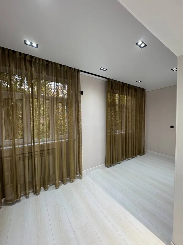 Mirzo Ulug‘bek tumanida 70 m² maydonli 3 xonali kvartira sotiladi 2