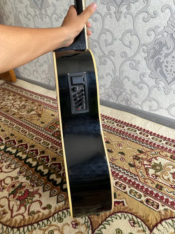 Akustika gitaramiz sotiladi 40 razmeri 2