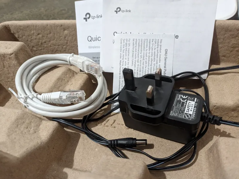 Router TP-Link Archer C60. OpenWrt. Wi-Fi router. 5
