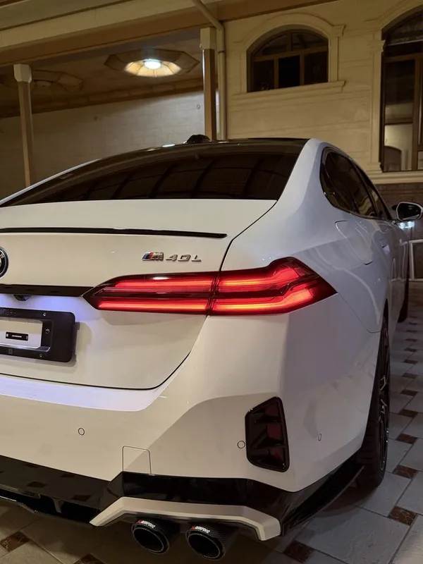 BMW i5edrive M40L 7 BMW i5edrive M40L 7