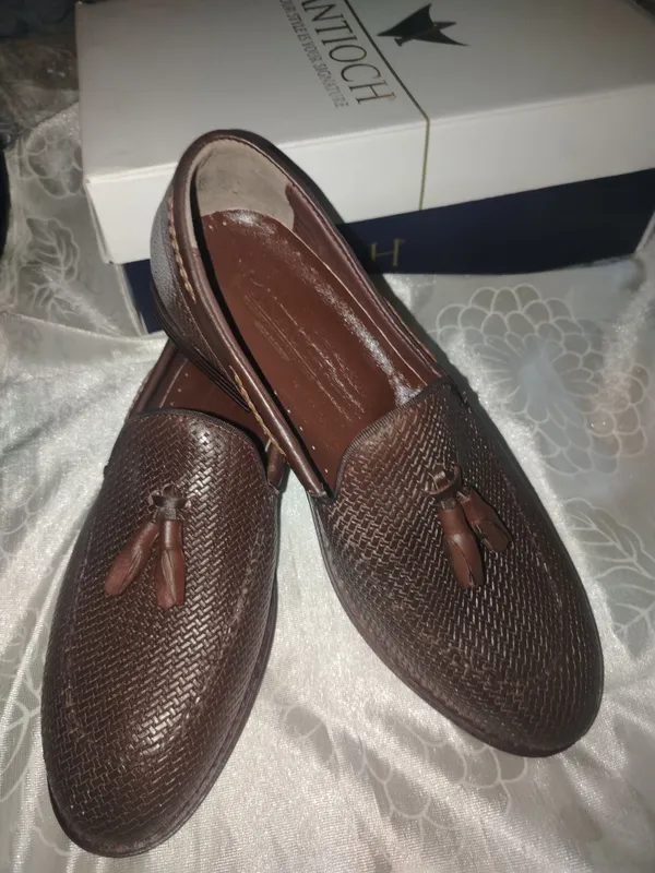 “Jigarrang charm tasselli loafer” 1