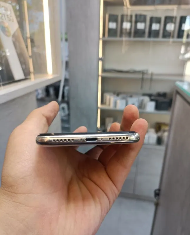 iPhone X в хорошем состоянии 6