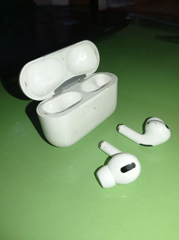 Apple Airpods pro quloqchinlari va zaryadkasi — фото 4