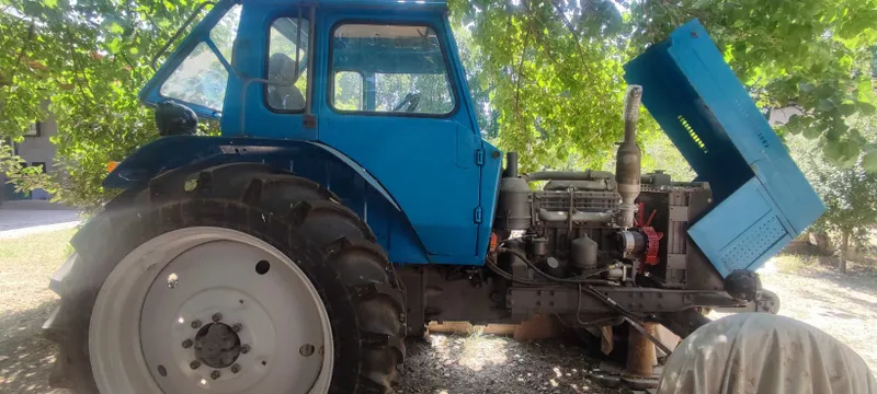 MTZ-80 "Belarus" traktori sotiladi. 1 MTZ-80 "Belarus" traktori sotiladi. 1