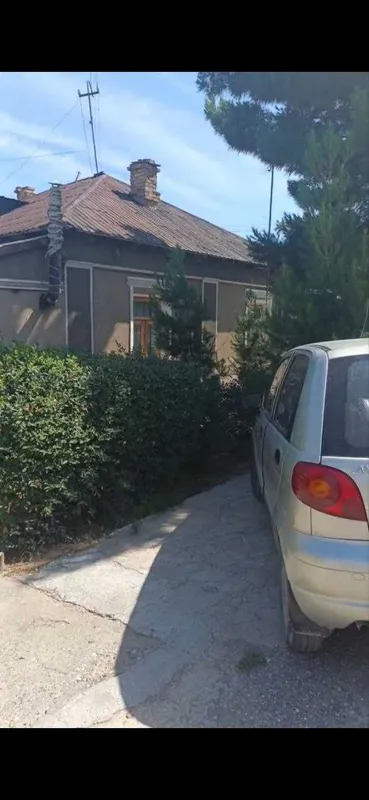 Toshkent viloyati,Bekobod shahar Xovli sotiladi.