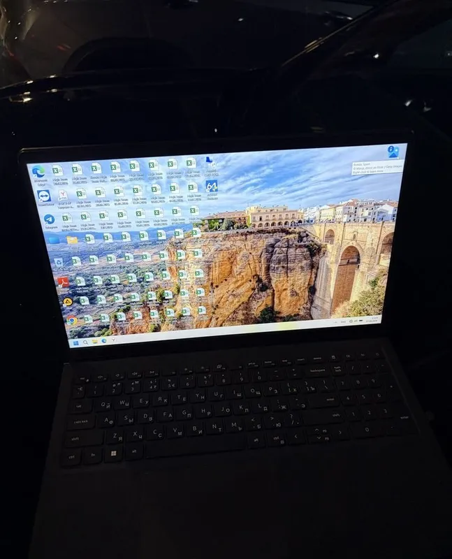 Dell i3 8gb RAM noutbuki sotiladi 2 Dell i3 8gb RAM noutbuki sotiladi 2