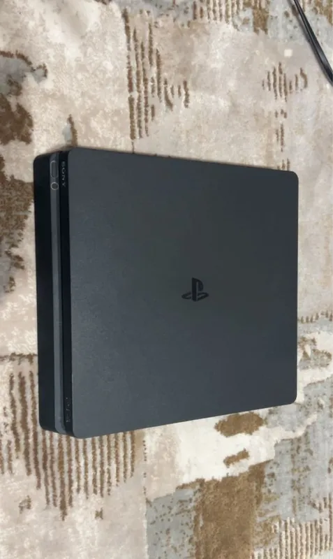 PlayStation 4 sotiladi, original 2
