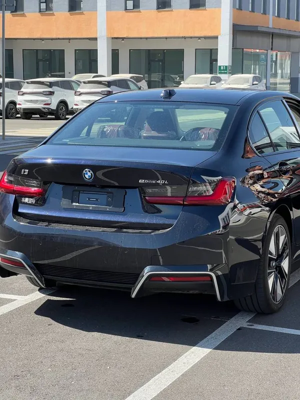 BMW i3 40L NIGHT SPORT 2025 yil — фото 1