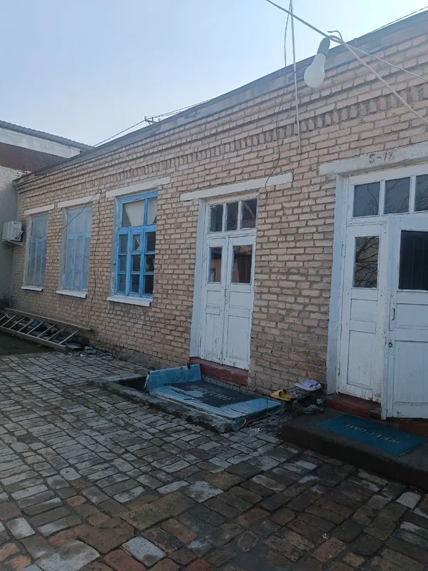 Xovli sotiladi. Eski shahar bozor yonida