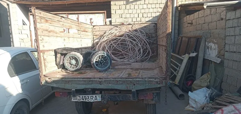 Продаётся УАЗ. Состояние среднее 2 Продаётся УАЗ. Состояние среднее 2