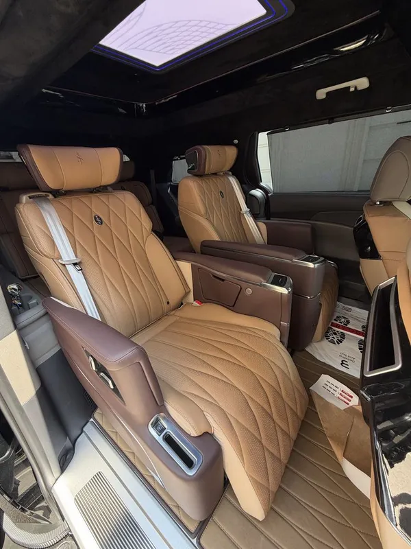 Kia Carnival Hi-limousine VIP 6 Kia Carnival Hi-limousine VIP 6