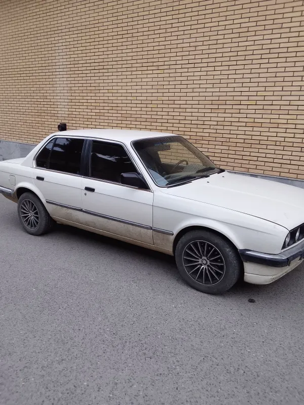 Срочно продаю бмв е30