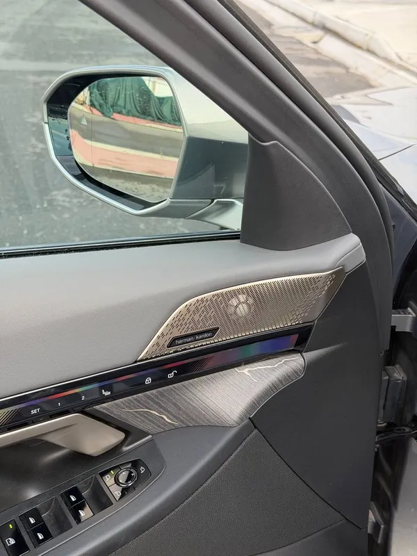Bmw i5 35l 2024-Yil +7minli dop option Kraska tozza 22min probeg — фото 4