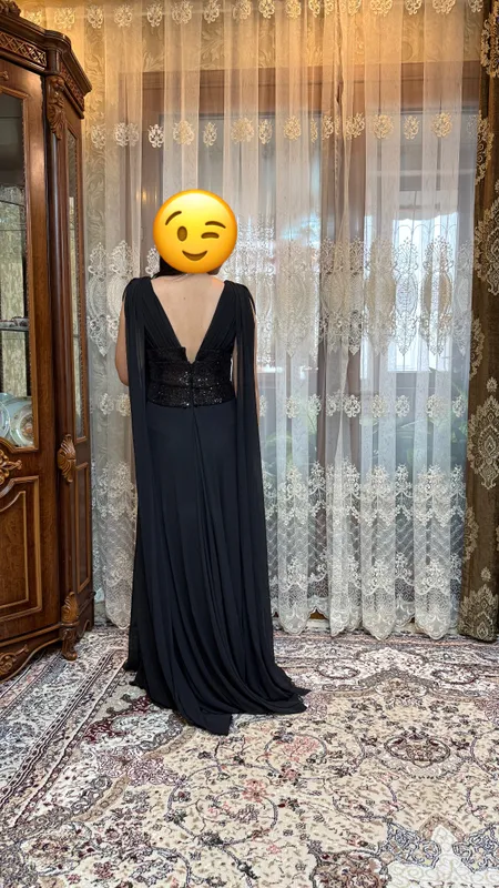 Продается платье. 2размера M, L. Цена 100$ за одно — фото 1 Продается платье. 2размера M, L. Цена 100$ за одно — фото 1