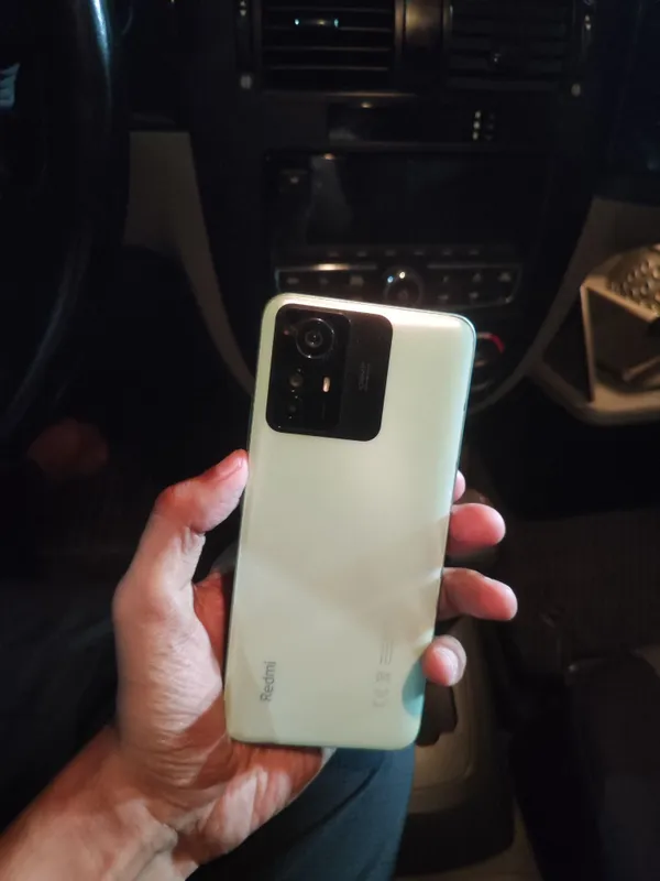 Redmi note 12 s 8/256 gb. zor holatda radnoy ekranda