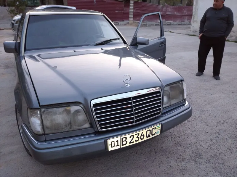 Продам MERCEDES 124 в хорошем состоянии.