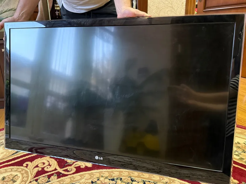 Телевизор LG Full HD LED TV-в отличном состоянии 2 Телевизор LG Full HD LED TV-в отличном состоянии 2
