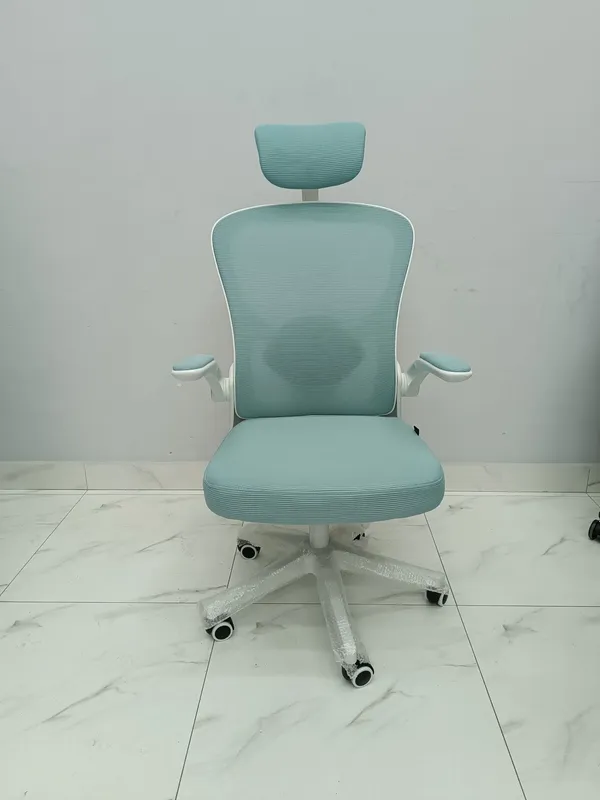 Ofis uchun kreslo, yangi dizayn AQUA 5 Ofis uchun kreslo, yangi dizayn AQUA 5