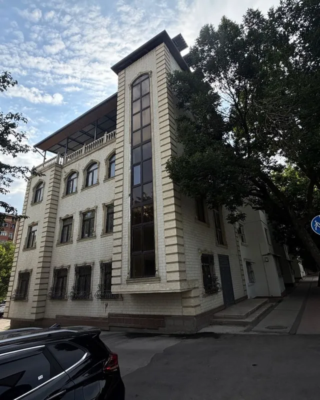 Первая линия Эко базар 4 этажа здание