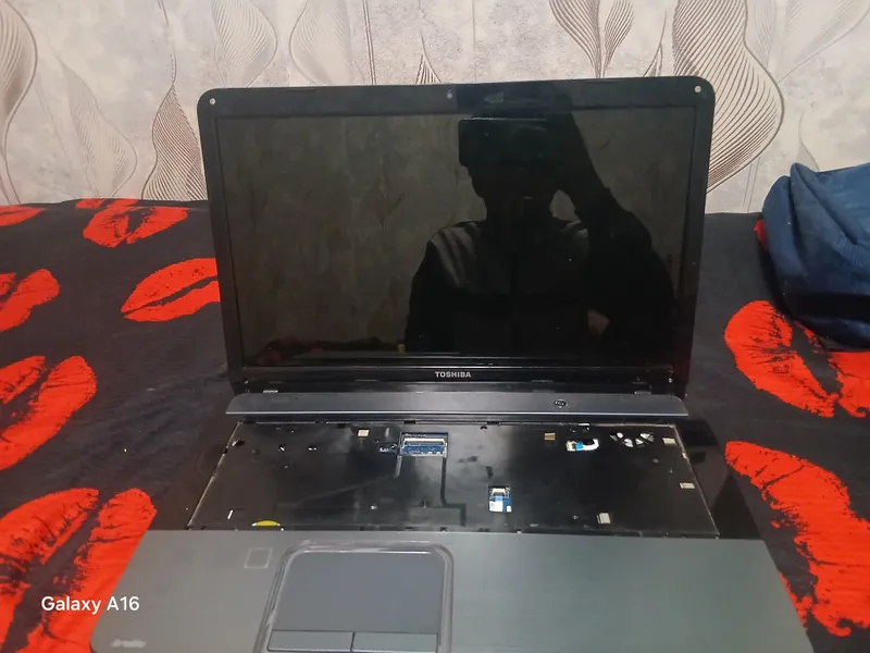 Toshiba Satellite 17.3 / 8GB RAM / Ishlashi zo'r — фото 1
