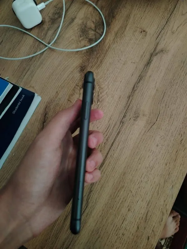 iPhone 11 sotiladi 5