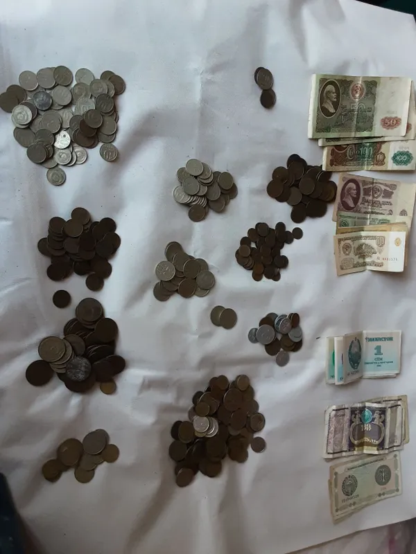 Продаются монеты