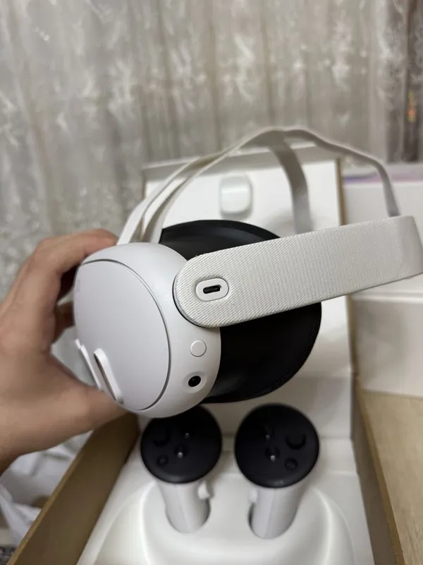 Oculus Meta Quest 3 512GB 4 Oculus Meta Quest 3 512GB 4