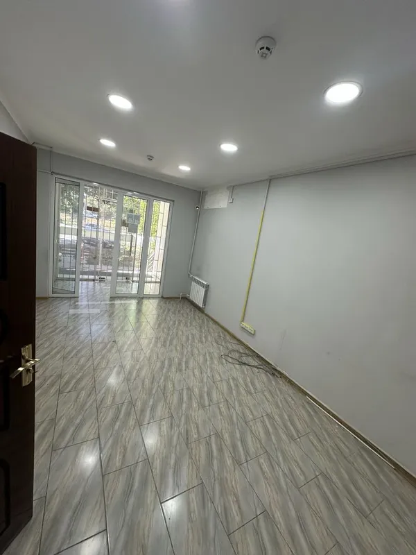 Арендага нотурар жой , 59 кв, парковка, решетка, ремонт қилинган 8
