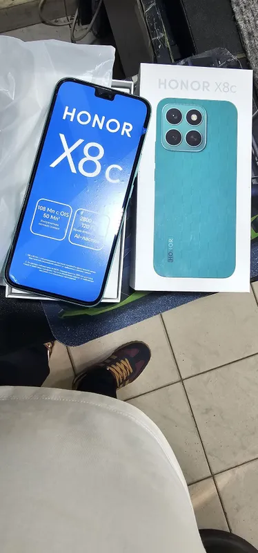 Honor 8c 8/128 yangi ishlatilmagan