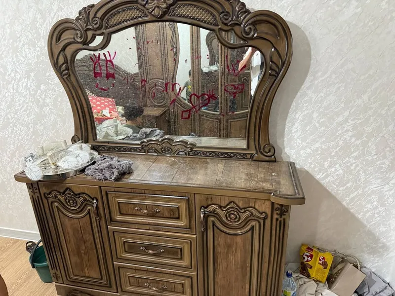 Mebel sotiladi Tosh oyna va Yangi sandiq 1