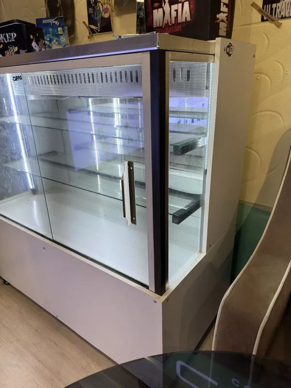 Витрина холодильник 1
