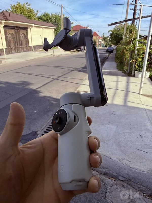 Insta360 Flow 2, Standard Bundle, Summit White 5 Insta360 Flow 2, Standard Bundle, Summit White 5