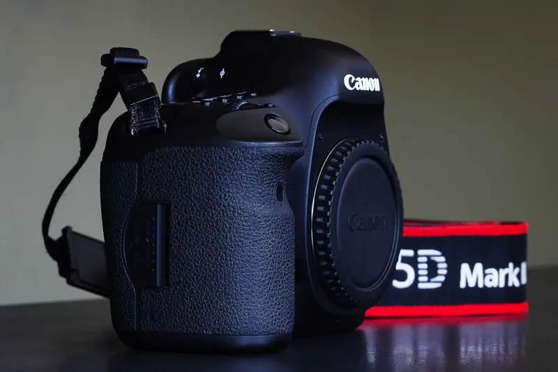 Canon 5D Mark III Body + SanDisk CF Extreme Pro 32GB + 16GB + ИК-пульт 5 Canon 5D Mark III Body + SanDisk CF Extreme Pro 32GB + 16GB + ИК-пульт 5