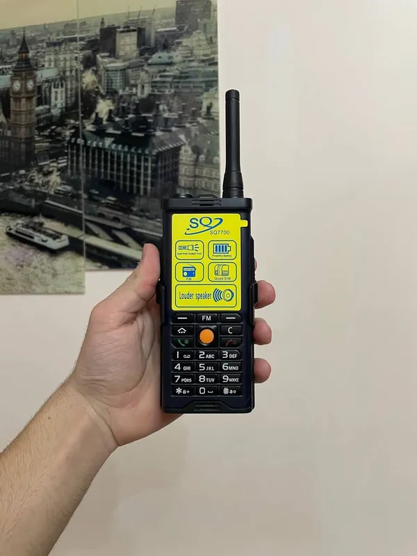 SQ 7700 Tank telefon, 4 SIM, 10000 mAh Nokia