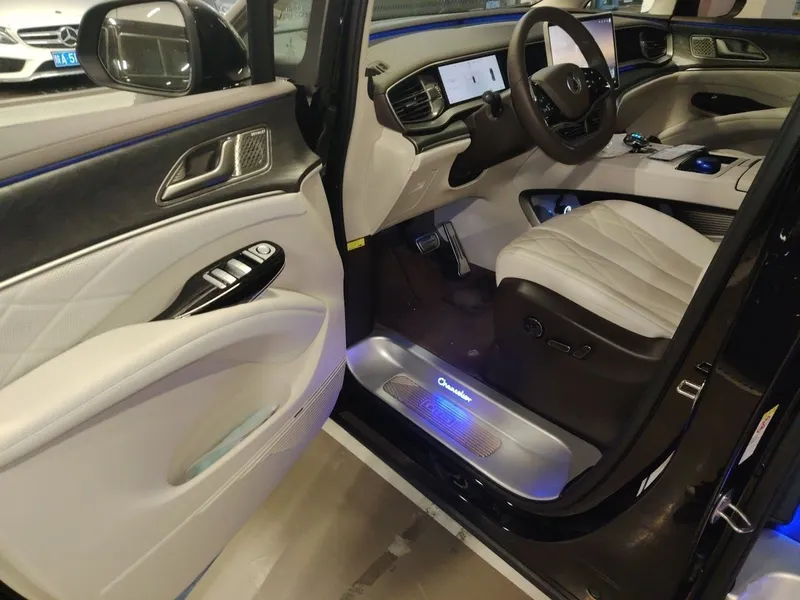 Denza D9, DM-i 2025, полный привод 4
