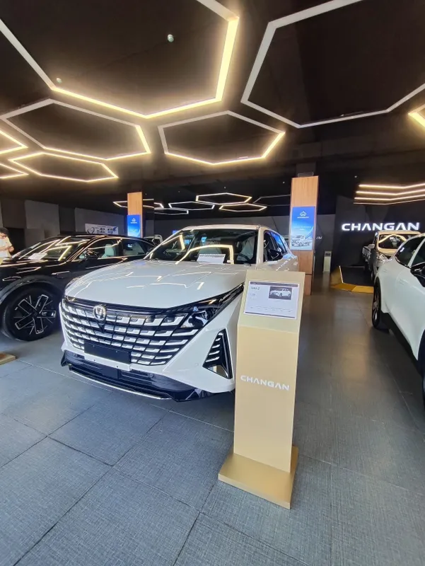 Changan UNI Z Oq rangda gibrid. 5 Changan UNI Z Oq rangda gibrid. 5