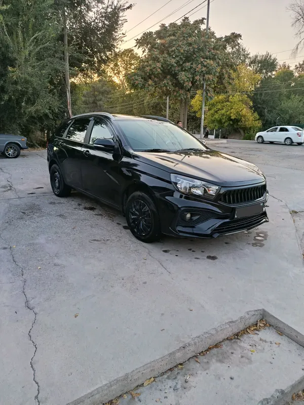 Автомобил лада веста св кросс — фото 1