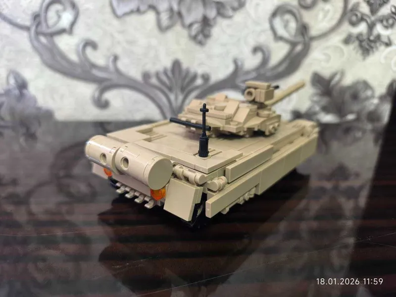 Собранный Лего танк Т-72 4