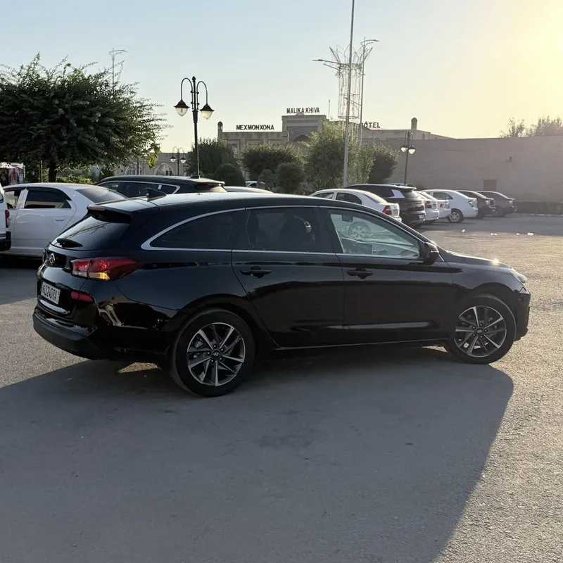 Hyundai i30 (2023) sotiladi 2 Hyundai i30 (2023) sotiladi 2