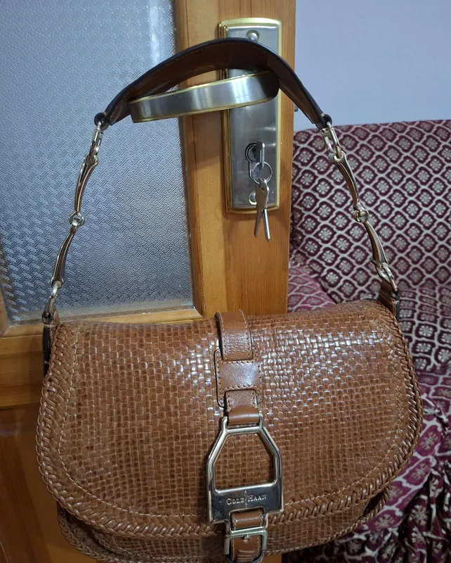 AQShdan olib kelingan yangi, sifatli charm sumka. 1 AQShdan olib kelingan yangi, sifatli charm sumka. 1