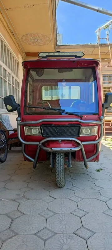 Kabinali yuk elektromotoroller sotiladi