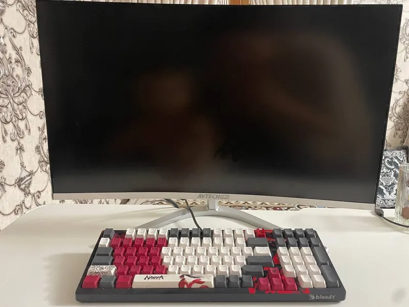 monitor + Klaviatura monitor + Klaviatura