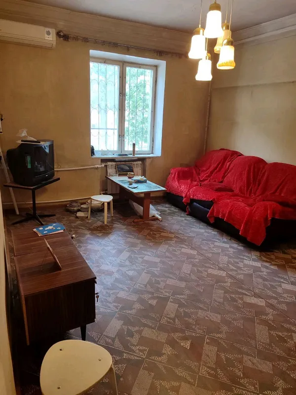 продам чиланзар 1.  трёх комнатная 1