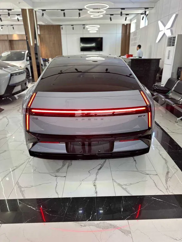 XPENG P7 Next Rasmiy kafolat bilan 750 km — фото 3
