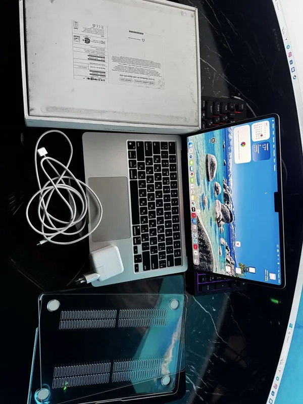 MacBook Air M3 16/256