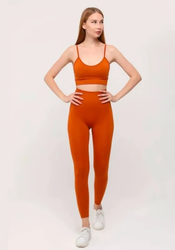 Ayollar sport kostyumi 1 Ayollar sport kostyumi 1