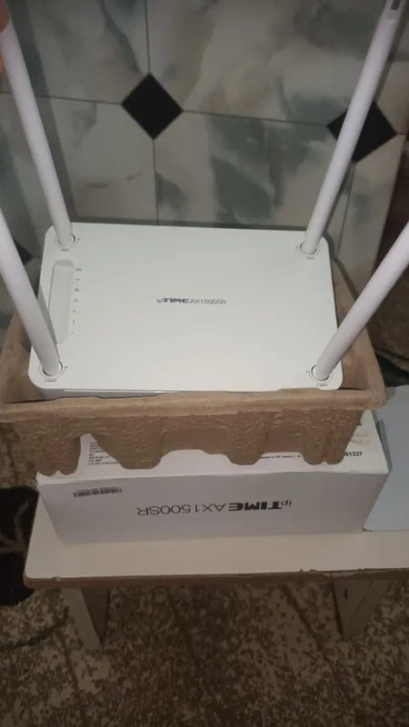 Продаётся Wi-Fi роутер .состояние новое. Привезён из Южной Кореи. — фото 1