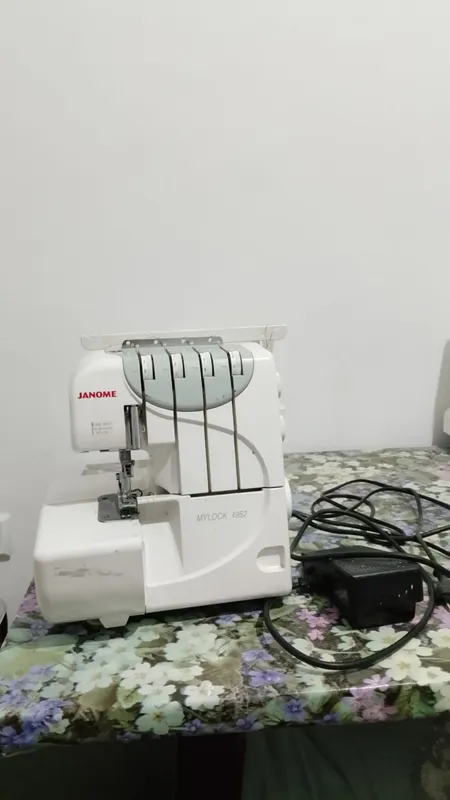 Оверлок Janome 2 Оверлок Janome 2